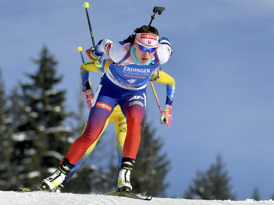  Slovenská biatlonistka Paulína Fialková v nedeľných stíhacích pretekoch 2. kola Svetového pohára.