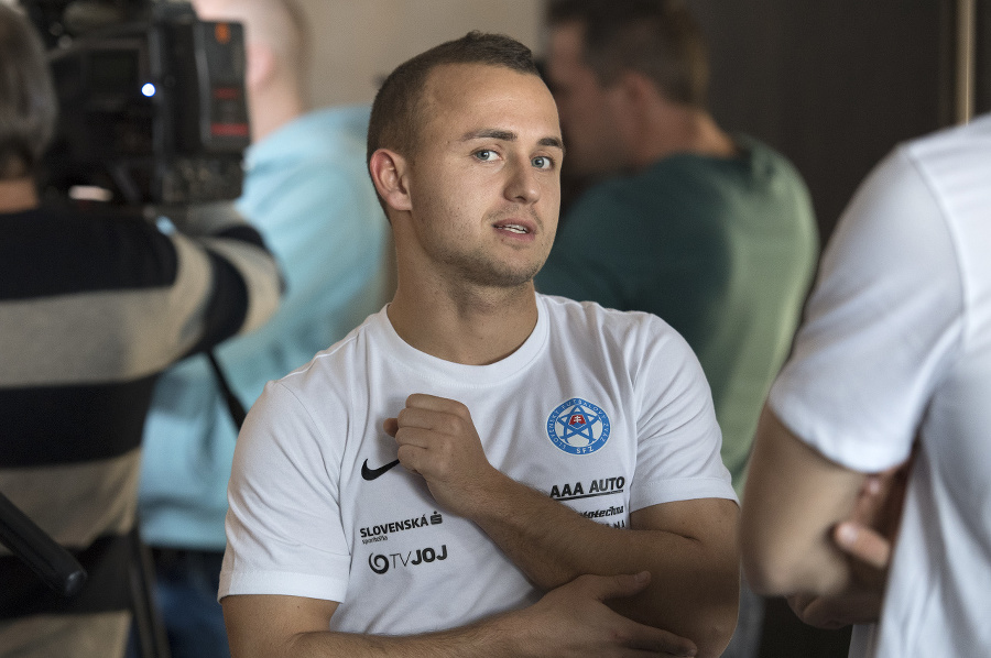 Defenzívny stredopoliar Stanislav Lobotka