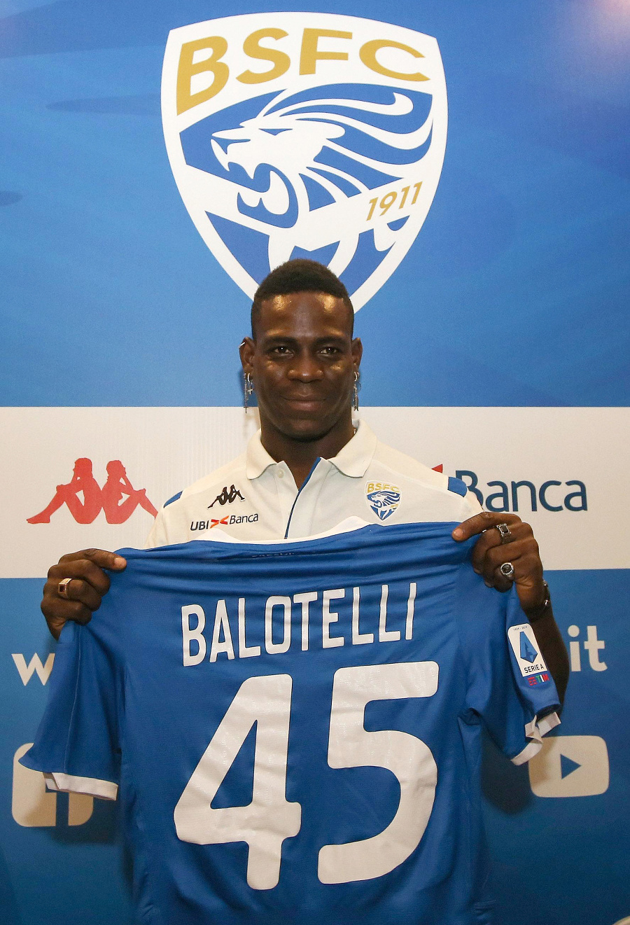 Balotellimu patrí piata priečka s piatimi miliónmi.