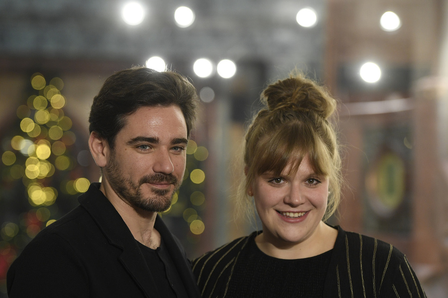 Herci Vojta Kotek a Stefanie Reinsperger z fimovej série Mária Terézia.