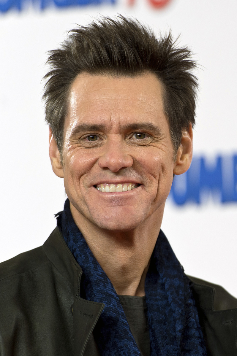 Jim Carrey (C)