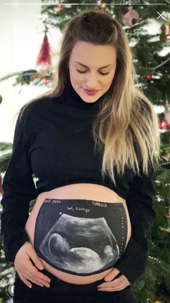 Natálii nakreslila na tehotenské