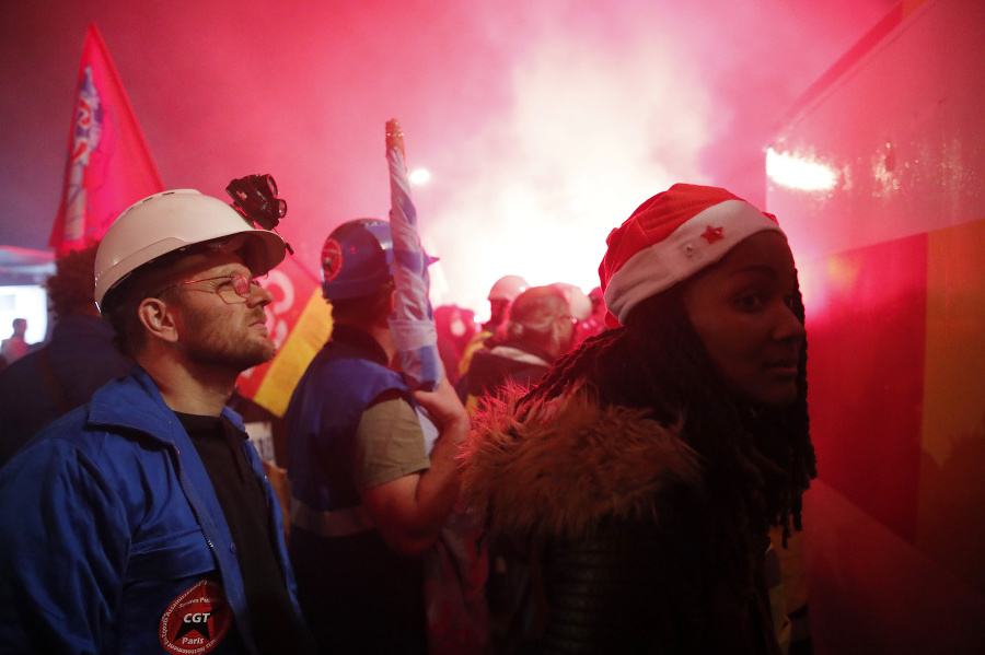 Protestujúci vo Francúzsku.