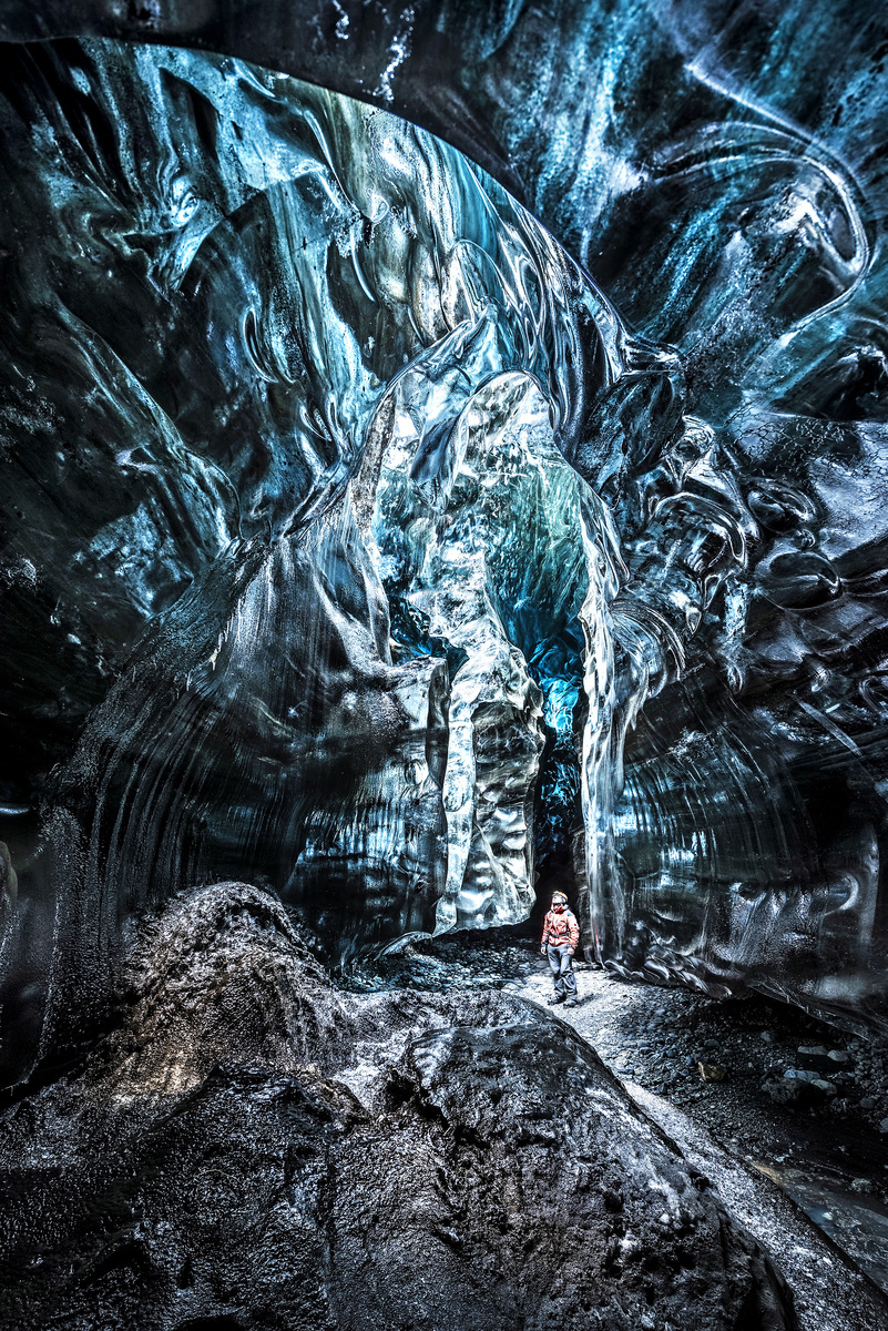 Jaskyne sú ukryté v ľadovci.
