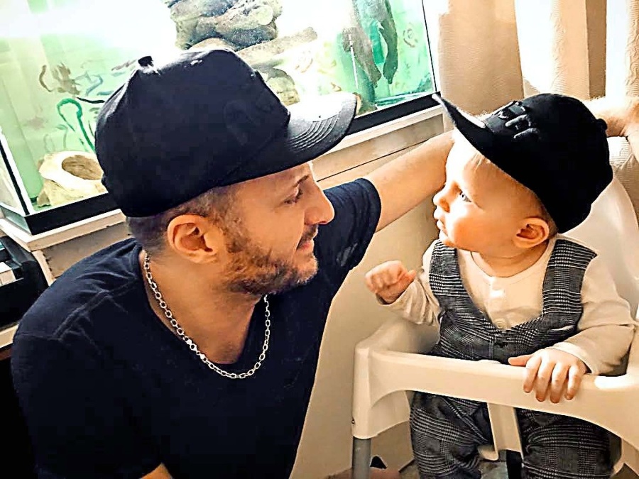 Muzikant Francesco sa so  synom vídaval veľmi sporadicky. 