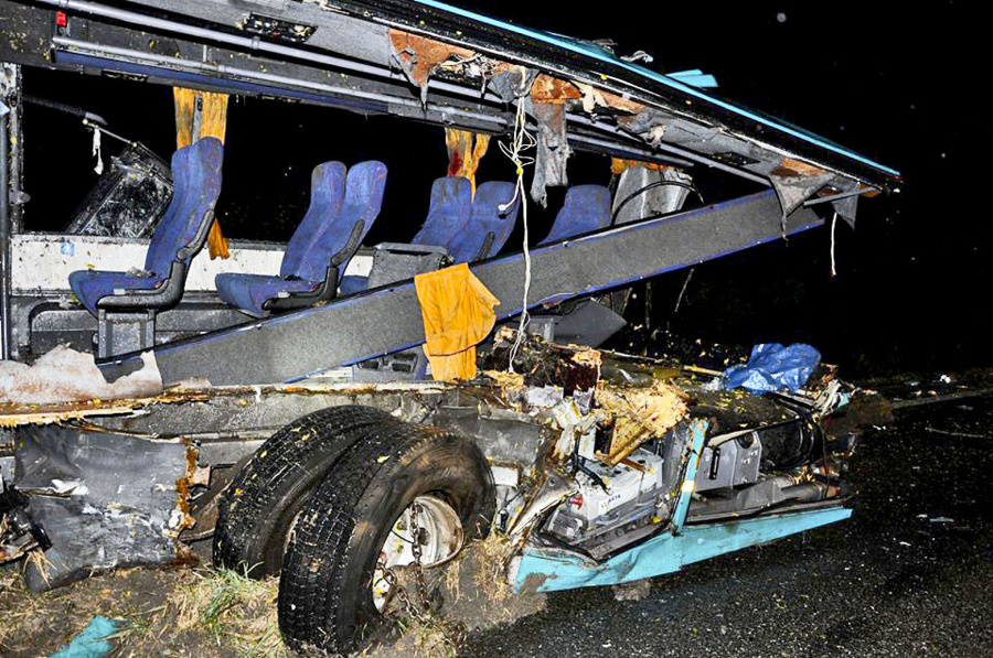Z autobusu zostali len trosky.