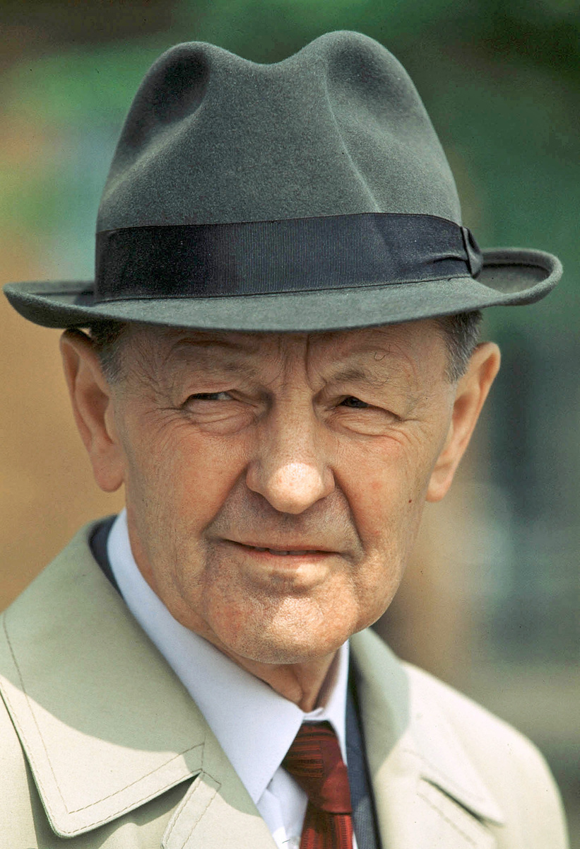 Miloš Jakeš (97)