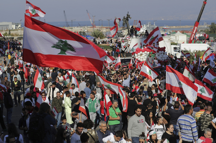 V Libanone protestovali tisíce