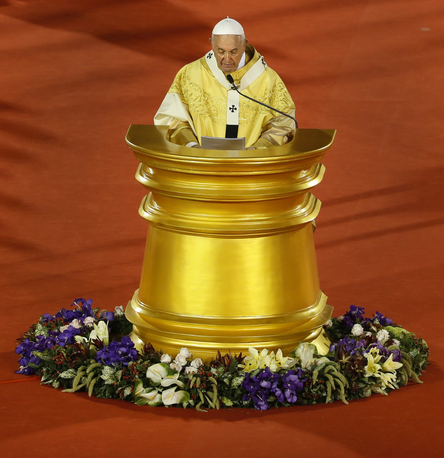 Pápež František na omši