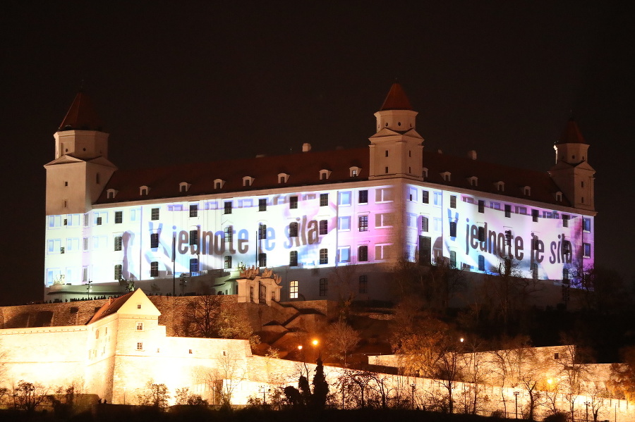 Na fasáde Bratislavského hradu