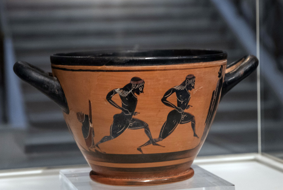 Starogrécka čaša, ktorú odovzdali