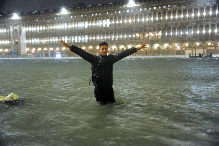 Benátky zasiahli povodne.