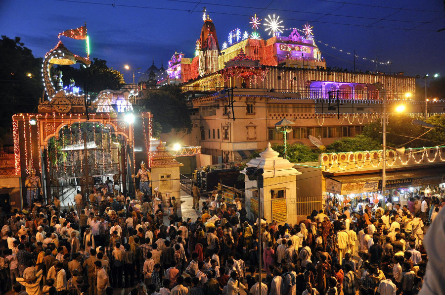 Náboženské slávnosti v Indii.