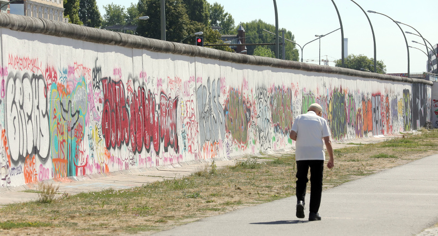 Berlínsky múr rozdeľoval mesto