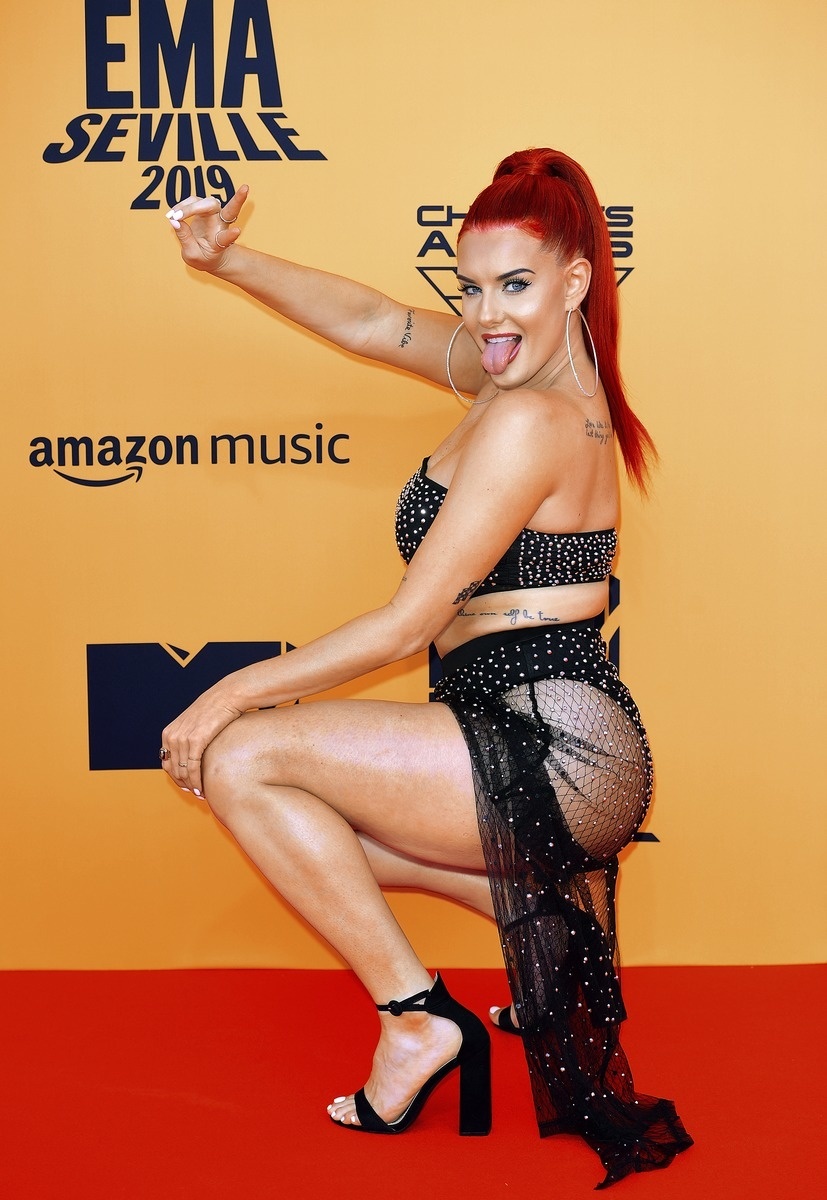 Raperka Justina Valentine (32)