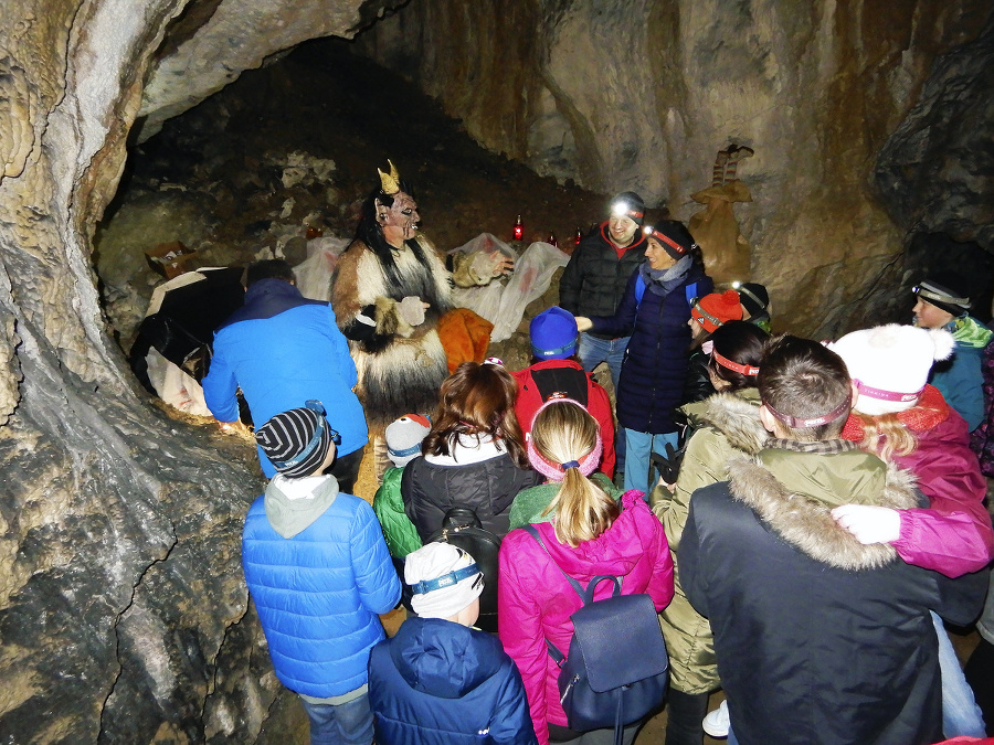 Deti v jaskyni zažili