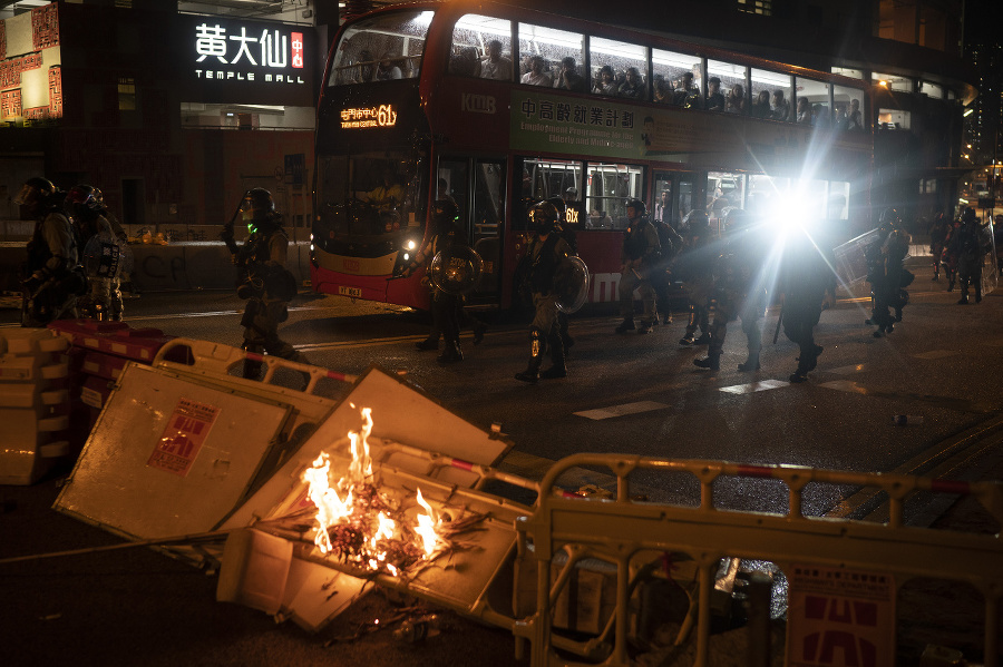 Hongkong zasiahla vlna násilia.