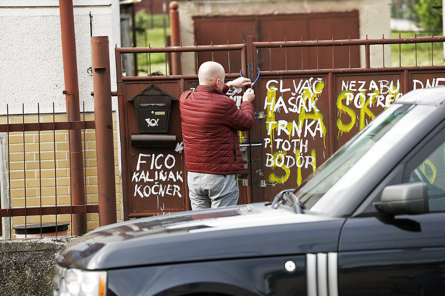 Advokát pozostalých Roman Kvasnica otvoril bránu do domu smrti.