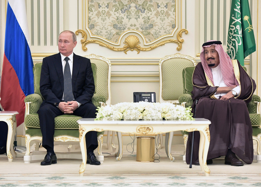 Ruský prezident Vladimir Putin so saudskoarabským kráľom Salmánom