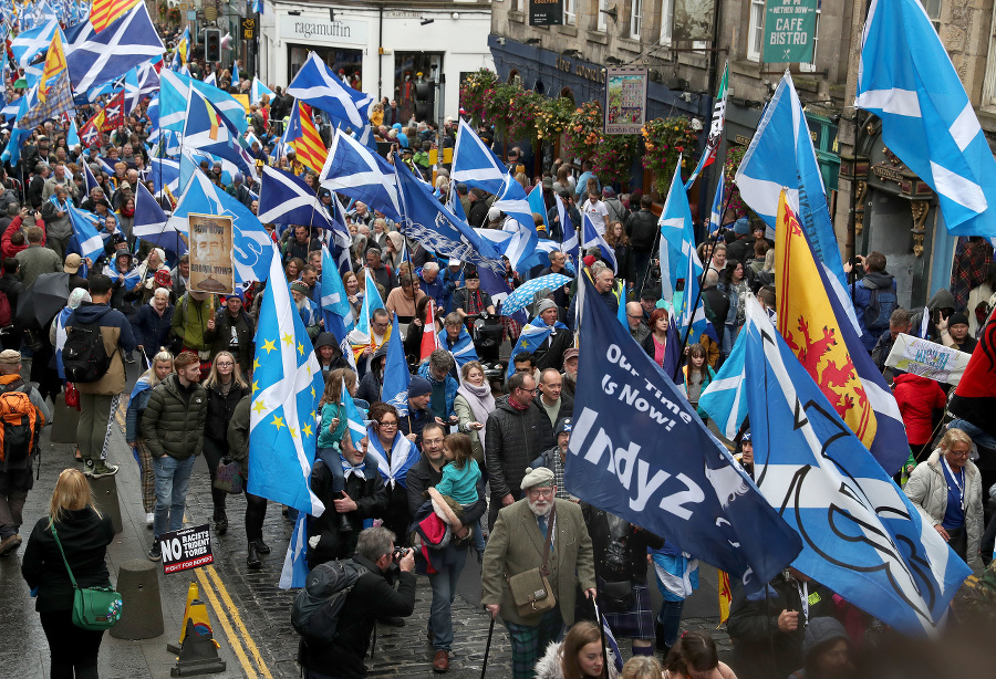 V Edinburgu pochodovali státisíce