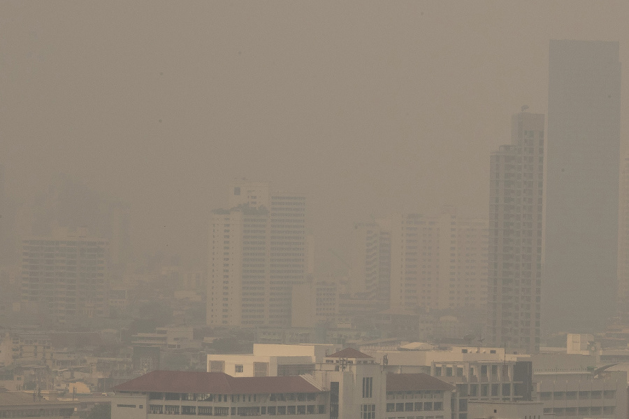 Znečistený vzduch v Bangkoku.