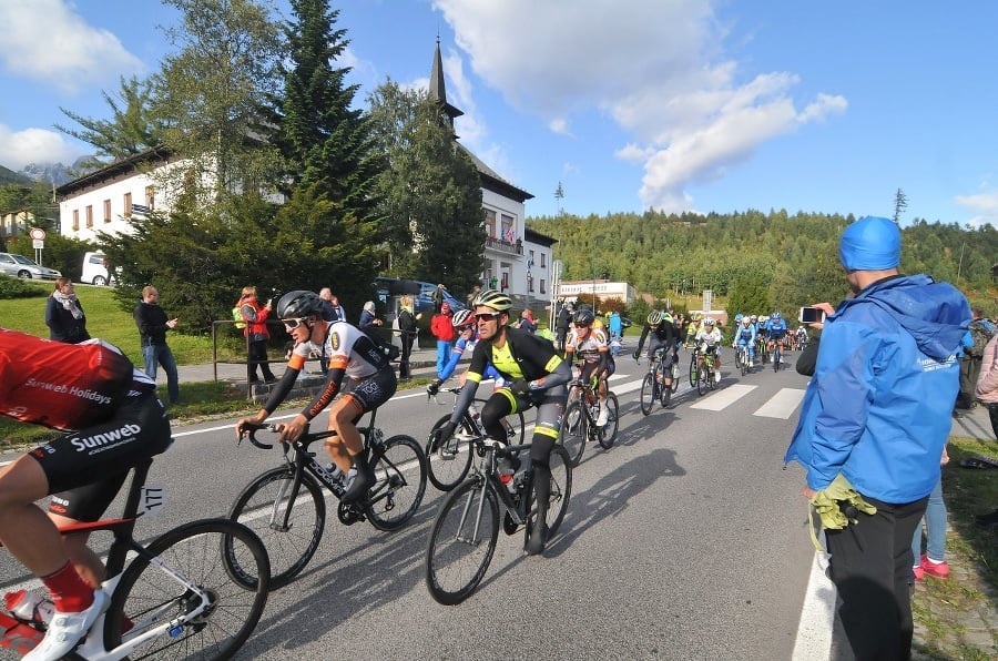 Cyklisti počas 2. etapy