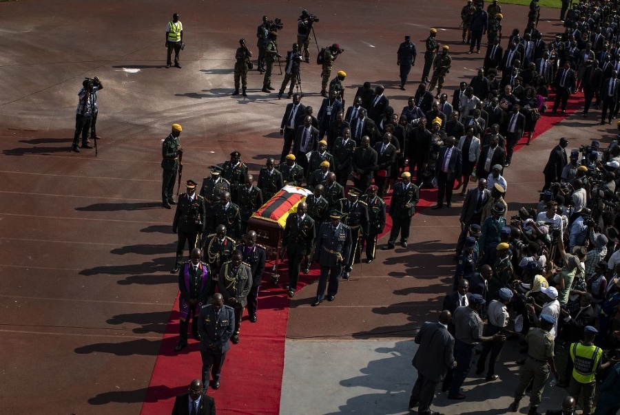 Slávnostný pohreb Roberta Mugabeho.