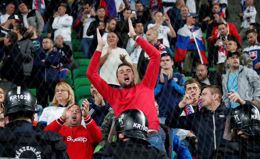 Slovenskí fanúšikovia počas kvalifikačného