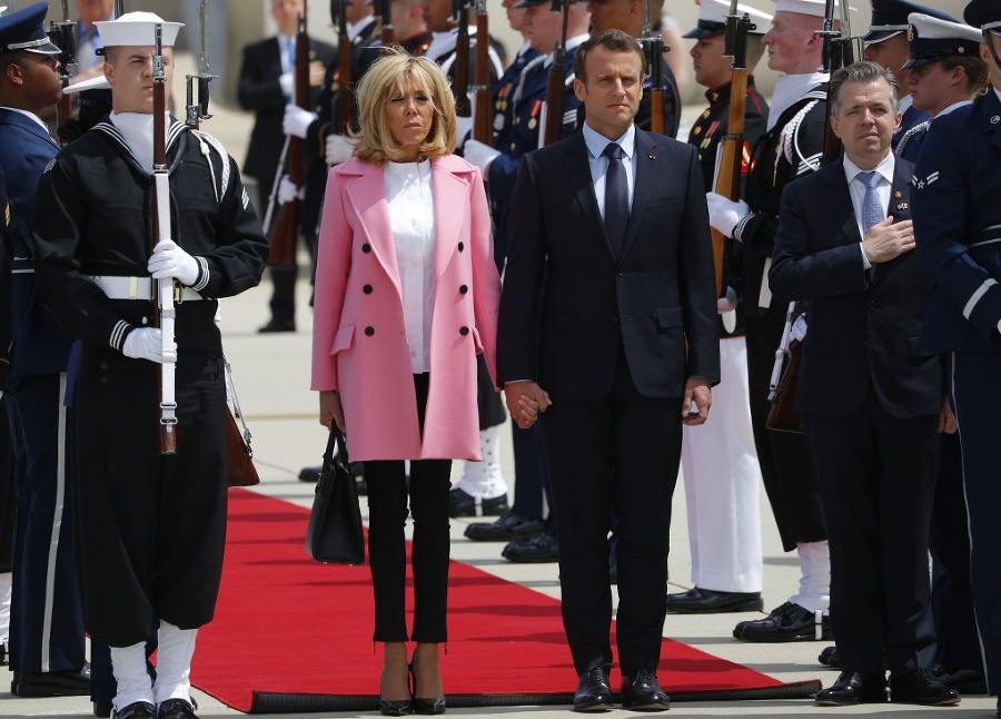 Emmanuel Macron s manželkou