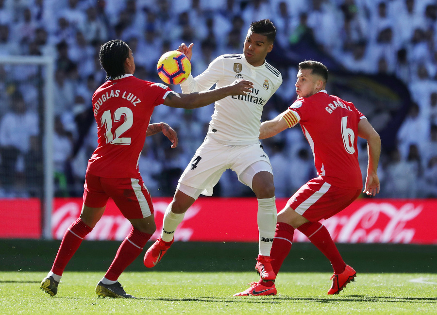 Casemiro (v strede) predviedol