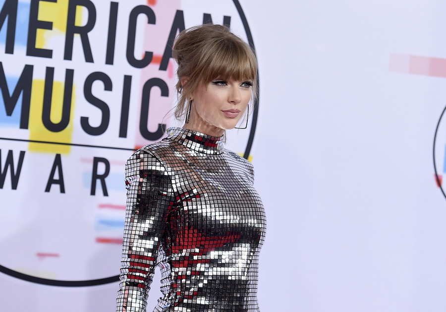 Taylor Swift na udeľovaní cien American Music Awards. 