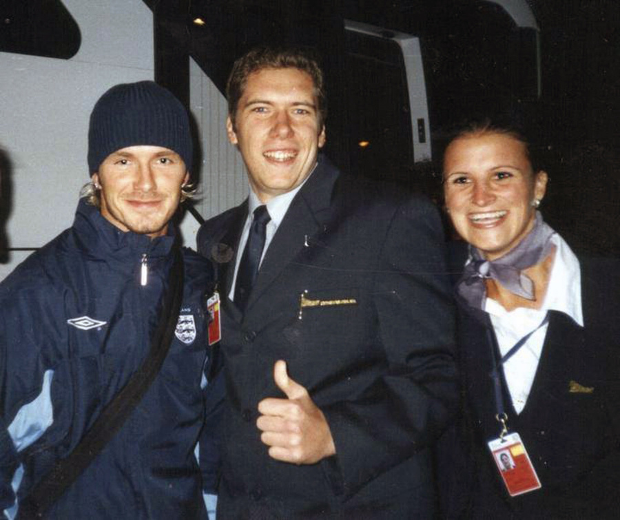 Futbalista David Beckham (vľavo)