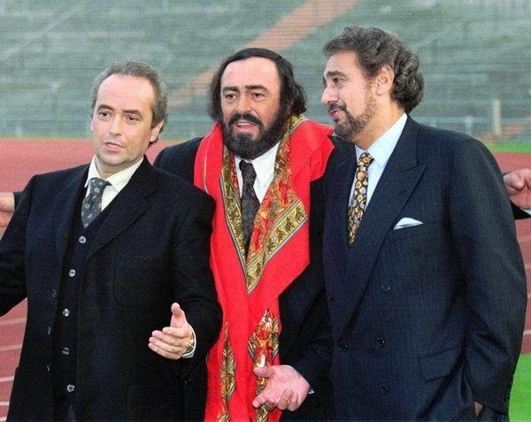 Zľava Carreras, Pavarotti, Domingo.