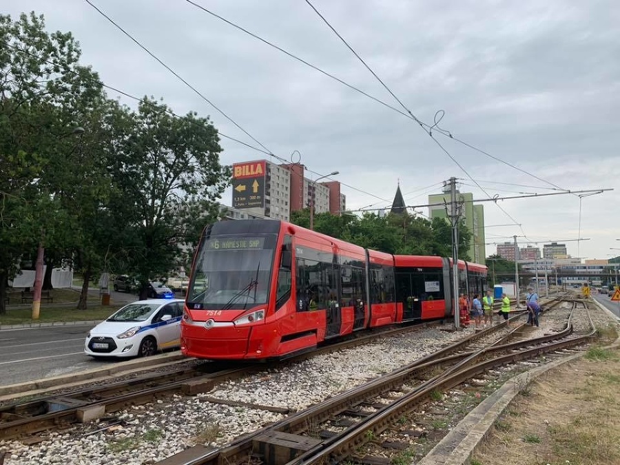 Vykoľajená električka v piatok