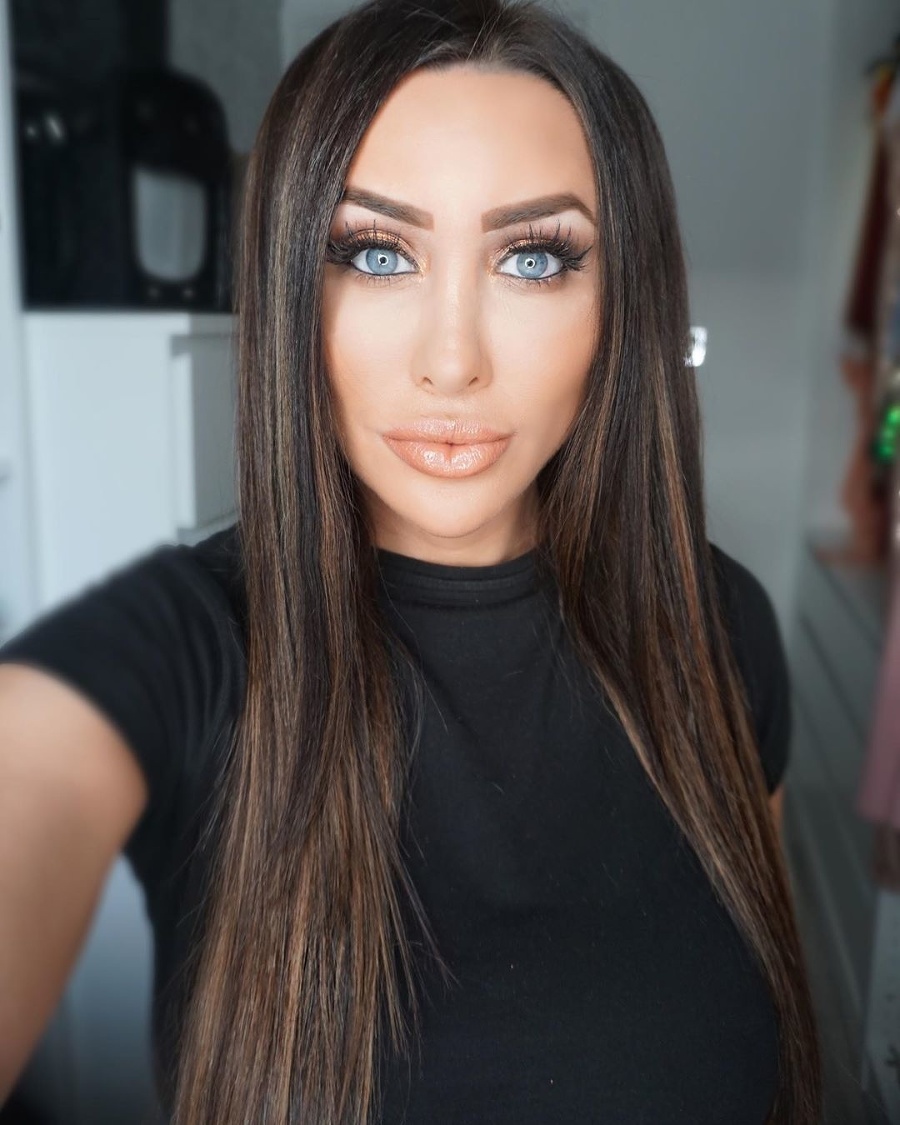 Laura sa pravidelne chváli svojim výzorom na Instagrame.