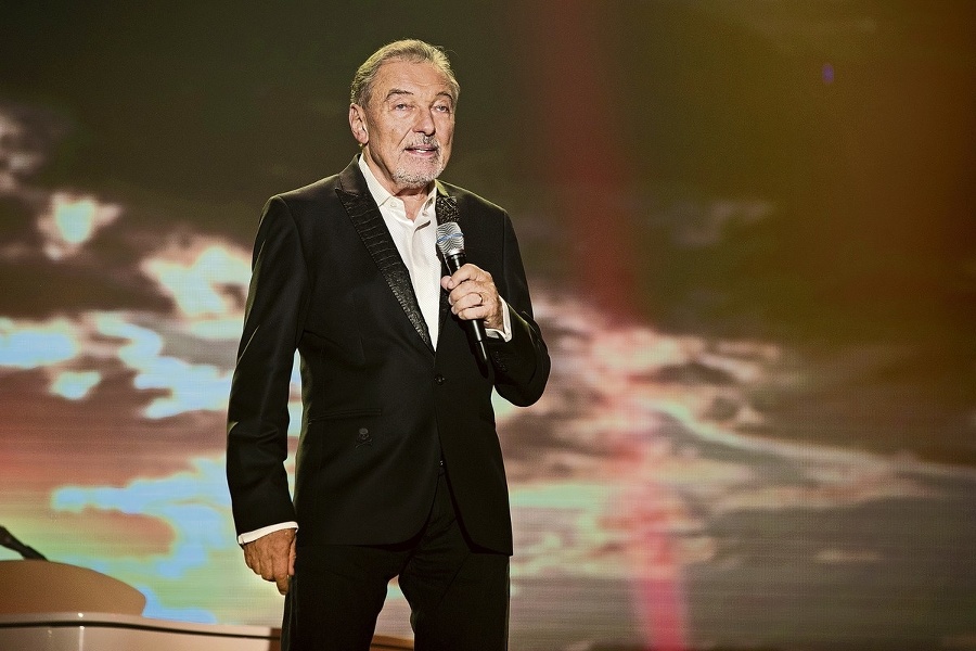 Spevák Karel Gott