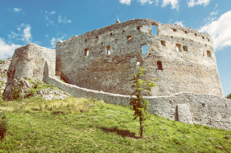 Ruin castle of Topolcany,