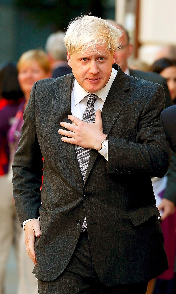 Boris Johnson si vlasy