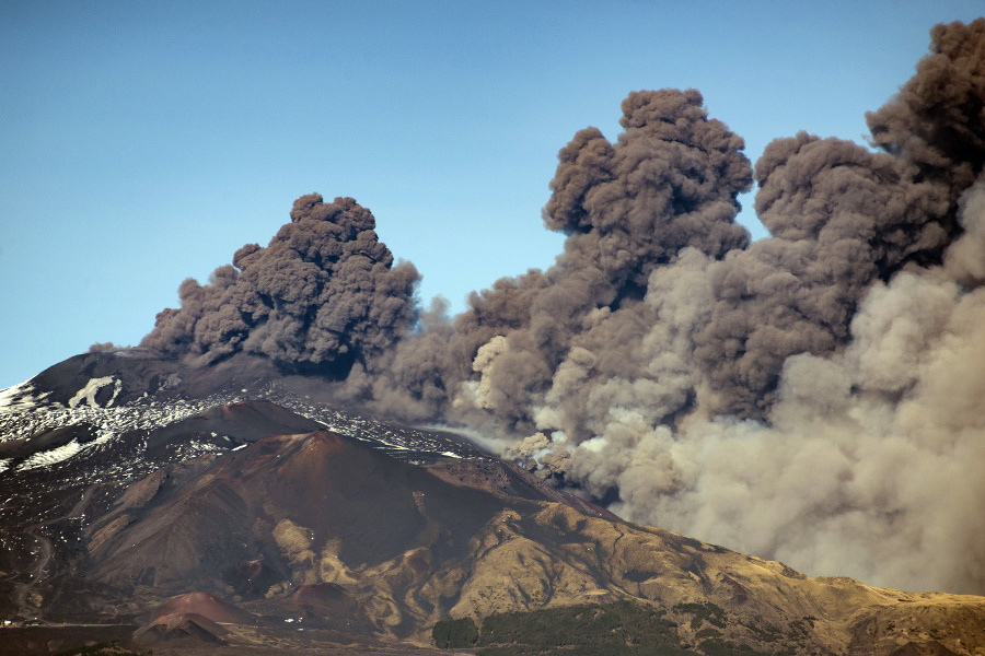Sopka Etna svojou aktivitou