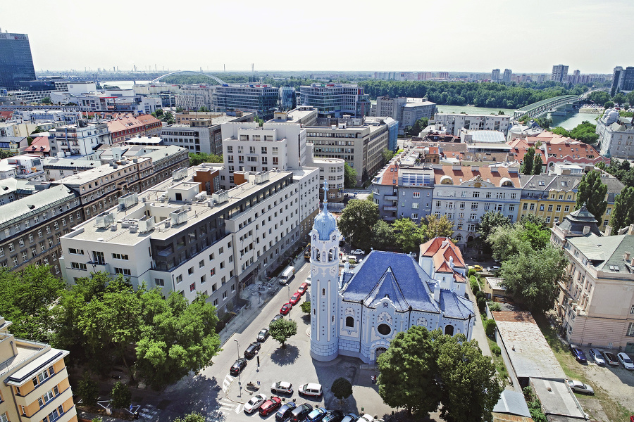Bytový komplex stavia Širokého firma. 