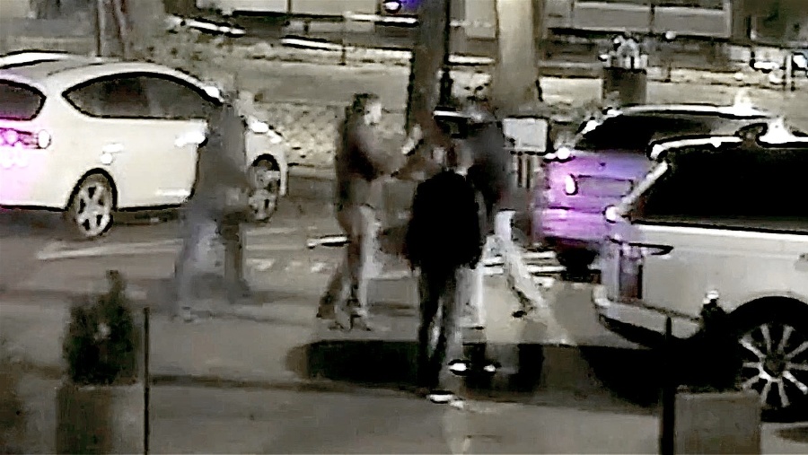 Bratislava, 7.10.2017: Futbalista Braňo († 37) zahynul po potýčke na Hviezdoslavovom námestí.