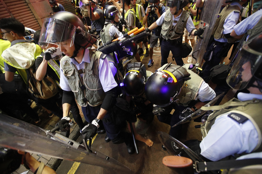 Protest v Hongkongu.