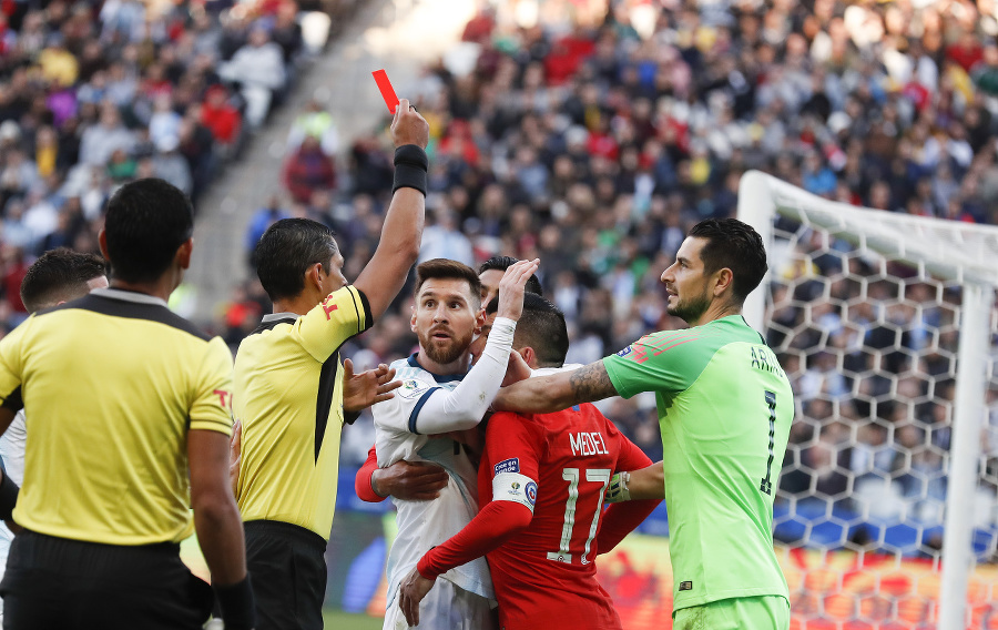 Messi dostal druhú červenú kartu v kariére.