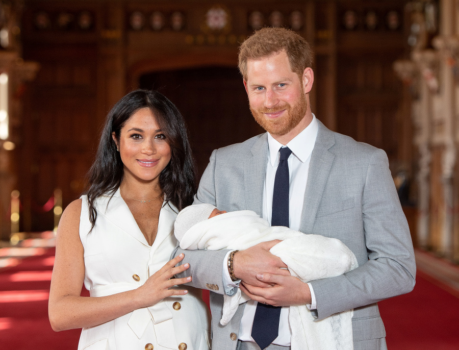 Harryho a Meghan opúšťajú