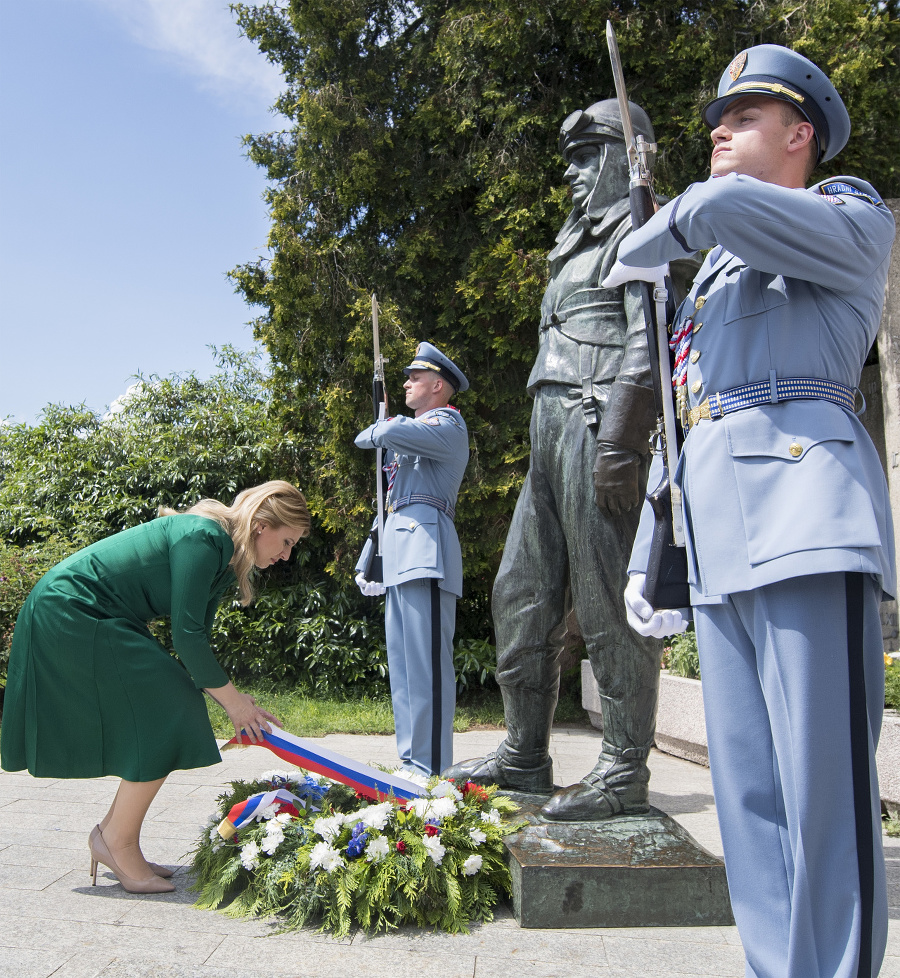 Zuzana Čaputová počas kladenia