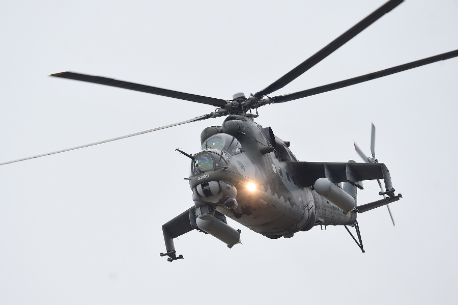 Vojenský vrtuľník Mi-24 musel