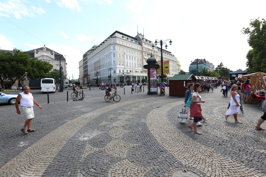Viedeň versus Bratislava. V