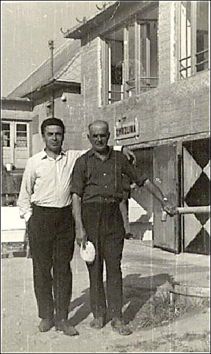 1956: Podnikateľ Nazmi (vpravo)