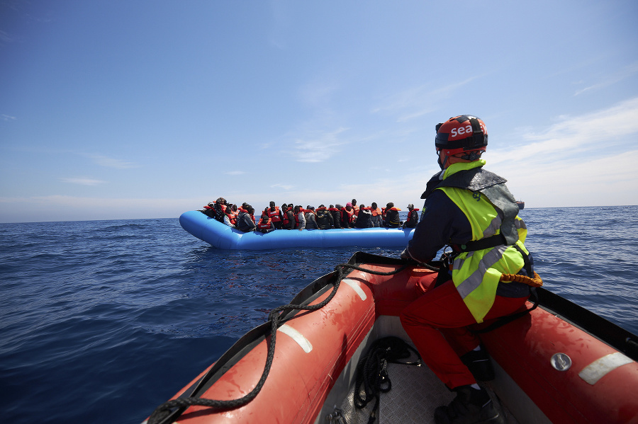Loď zachránila migrantov v