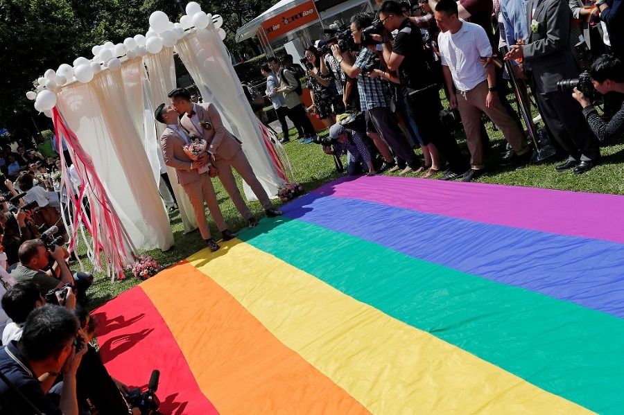 Taiwan legalizoval homosexuálne zväzky